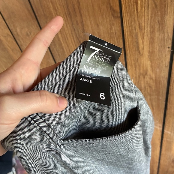 NY & Co 7th Avenue Modern Fit Ankle Pants Gray Size 6 NWT - Picture 9 of 10